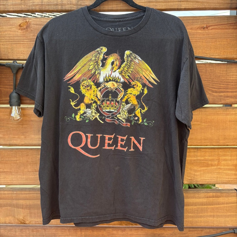 Queen T-Shirt Mens XL Black Excellent Condition Band Crest Graphic Tee